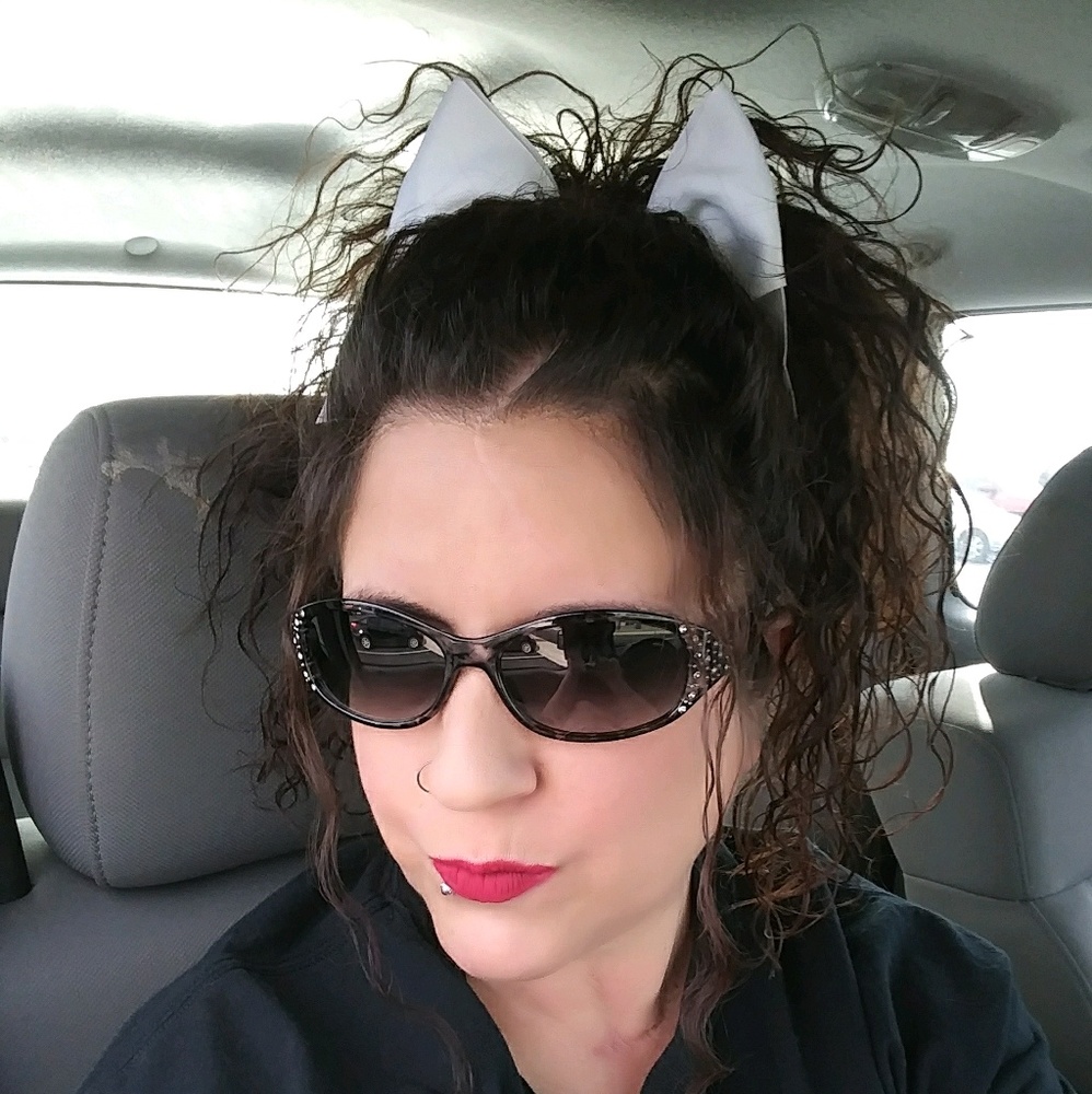 Meet your Posher, Jania